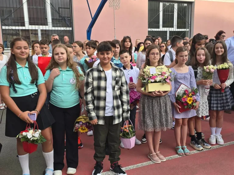 Festivitate emoționantă la Școala Gimnazială „Dacia” din Oradea