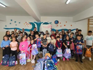 Început de an școlar plin de surprize pentru copiii din Centrele de Zi-01