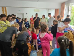 Început de an școlar plin de surprize pentru copiii din Centrele de Zi-04