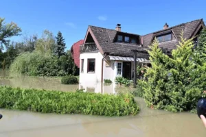 Satele din nordul Budapestei, sub ape-06