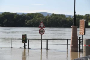 Satele din nordul Budapestei, sub ape-14