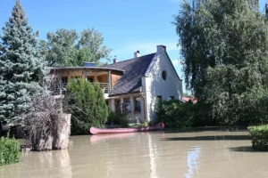 Satele din nordul Budapestei, sub ape-22