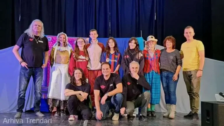 Singurul teatru independent pentru copii din judeţ aniversează un deceniu de activitate