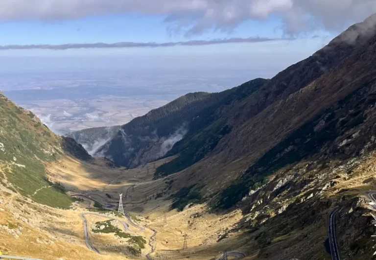 Povestea Transfăgărăşanului – drumul prin munte pe care geniştii l-au construit în patru ani şi jumătate