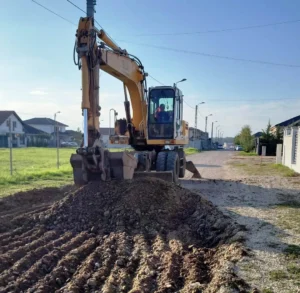 A început modernizarea străzii Iustin Popfiu02