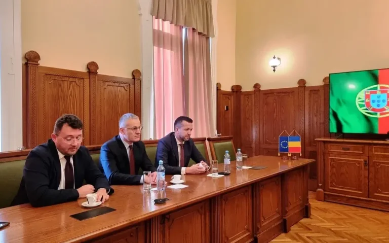 Ambasadorul Portugaliei, Paulo Cunha Alves, în vizită la Primăria Oradea
