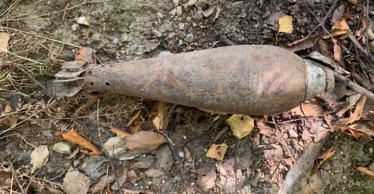 Bombă funcțională și elemente de muniție găsite în podul unei case din Oradea