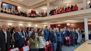Elevii cu rezultate excelente la olimpiade și concursuri, premiați de Primărie-03