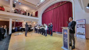 Elevii cu rezultate excelente la olimpiade și concursuri, premiați de Primărie-04