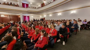 Elevii cu rezultate excelente la olimpiade și concursuri, premiați de Primărie-13