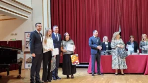 Elevii cu rezultate excelente la olimpiade și concursuri, premiați de Primărie-45