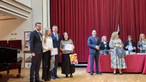 Elevii cu rezultate excelente la olimpiade și concursuri, premiați de Primărie-46
