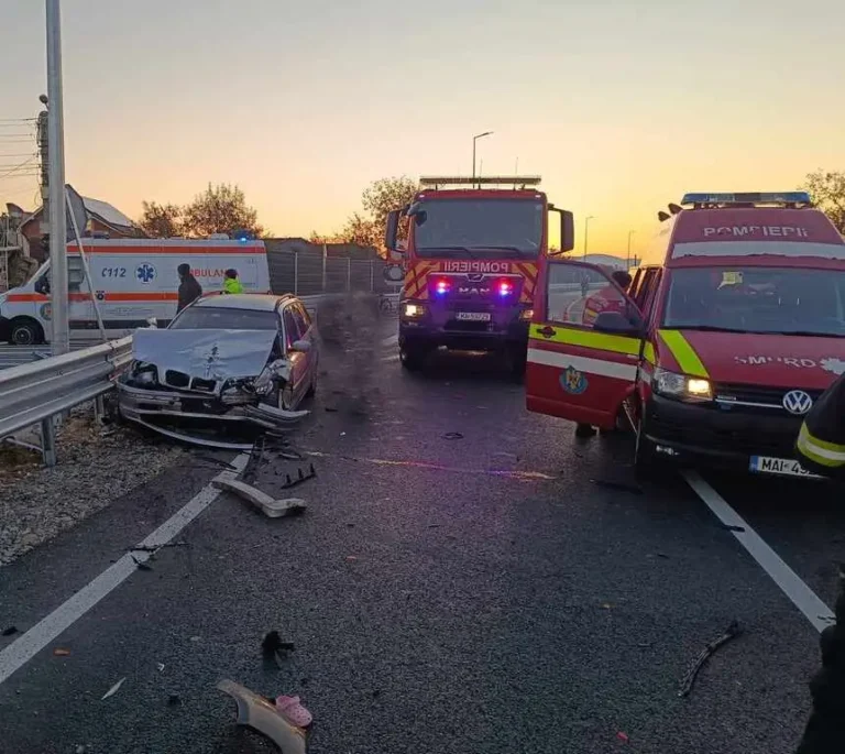 Un copil în stare gravă și patru persoane rănite într-un accident pe centura Aleșd