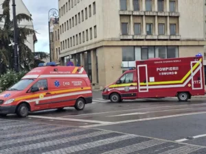 ISUUnui bărbat i s-a făcut rău și a căzut în plină stradă-02