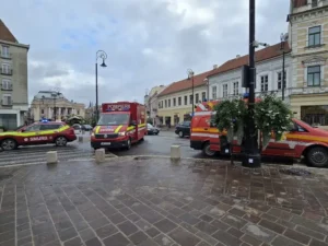 ISUUnui bărbat i s-a făcut rău și a căzut în plină stradă-06