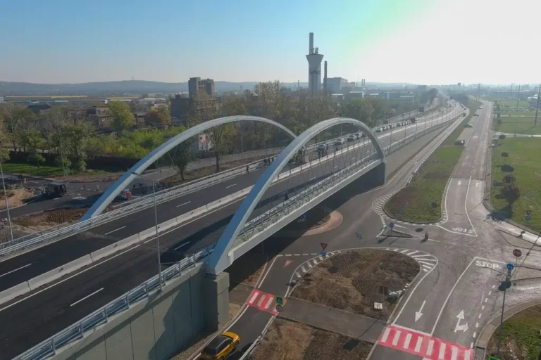 Noul pasaj de pe Calea Borșului, finalizat cu 10 luni mai devreme. Deschiderea circulației rutiere va avea loc sâmbătă