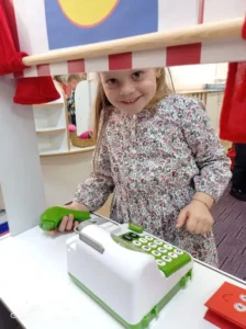 Preșcolarii de la Grădinița cu Program Prelungit nr. 45 au ieșit la „cumpărături”-02