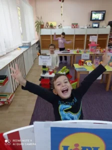 Preșcolarii de la Grădinița cu Program Prelungit nr. 45 au ieșit la „cumpărături”-04
