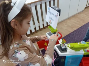 Preșcolarii de la Grădinița cu Program Prelungit nr. 45 au ieșit la „cumpărături”-05