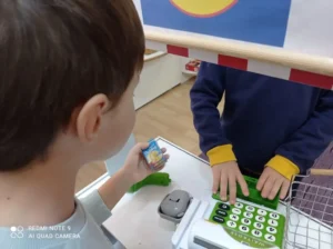 Preșcolarii de la Grădinița cu Program Prelungit nr. 45 au ieșit la „cumpărături”-06