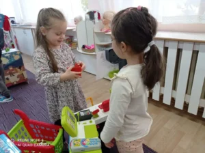 Preșcolarii de la Grădinița cu Program Prelungit nr. 45 au ieșit la „cumpărături”-13
