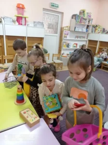 Preșcolarii de la Grădinița cu Program Prelungit nr. 45 au ieșit la „cumpărături”-16
