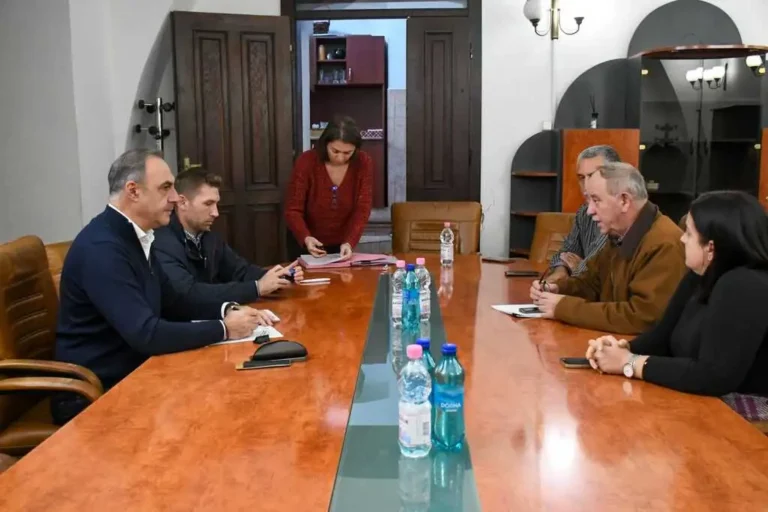 S-a semnat contractul pentru pasajul suprateran de la ieșirea din Oșorhei