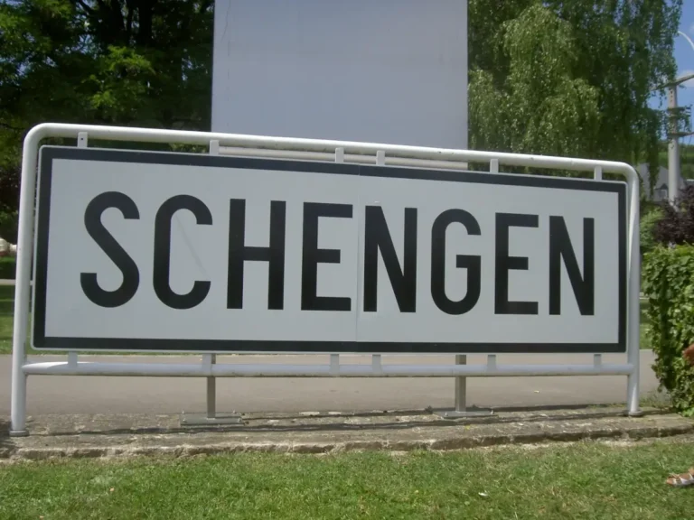 În Spațiul Schengen şi cu graniţele terestre, până la sfârşitul anului!