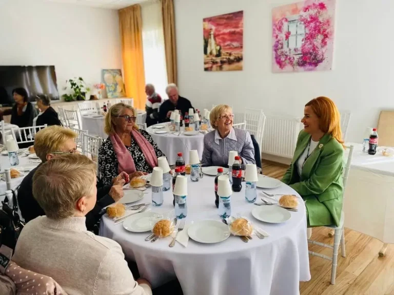 Seniorii Oradiei sărbătoriți cu ocazia Zilei Internaționale a Persoanelor Vârstnice