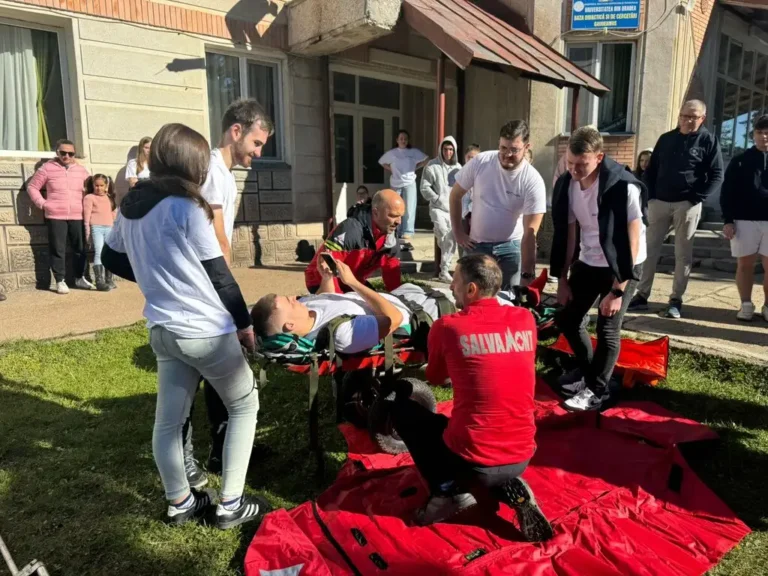 Studenții orădeni învață să salveze vieți