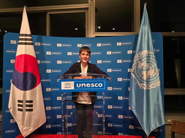 Un tânăr artist orădean a expus la sediul UNESCO din Paris