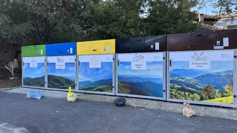 Zece insule ecologice digitalizate pot fi folosite de orădeni
