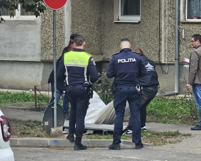 Tragedie în Oradea. O femeie și-a pierdut viața după ce a căzut de la etajul 4 al unui bloc
