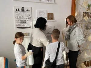„Micul gospodar în acțiune” a făcut pizza și curățenie-05