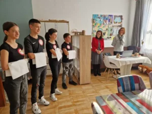 „Micul gospodar în acțiune” a făcut pizza și curățenie-17