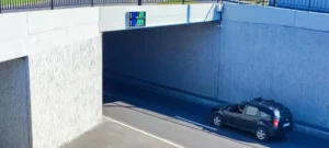 A fost finalizat sistemul de ghidaj prin LED, către parcările etajate din Centru-01