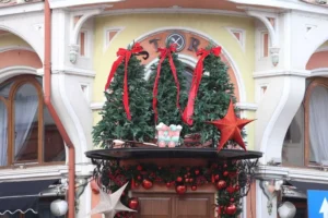 Clădirile emblematice din Oradea îmbracă straie de sărbătoare-12