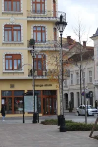Clădirile emblematice din Oradea îmbracă straie de sărbătoare-13