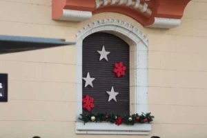 Clădirile emblematice din Oradea îmbracă straie de sărbătoare-26