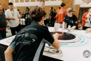 Orădeni la cea mai mare competiție de Sumo robotic din lume-02