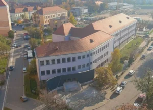S-a semnat contractul pentru digitalizarea Bibliotecii Județene-06