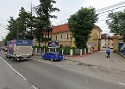 Incident la Spitalul din Aleșd. Un tânăr s-a luat la bătaie cu paznicul pentru că i-a cerut să-şi mute maşina
