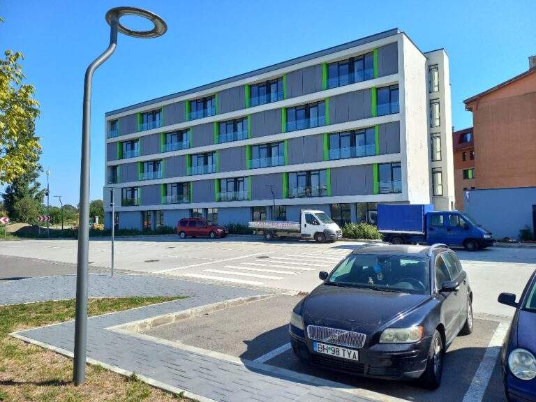 Camere dedicate studenților căsătoriți/familiști în căminele UO