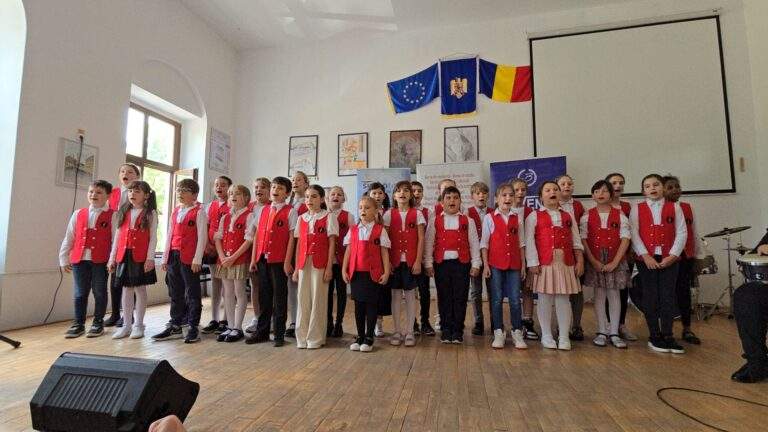 Elevii se întorc la cursuri. Modulul 2 de școală începe pe 4 noiembrie