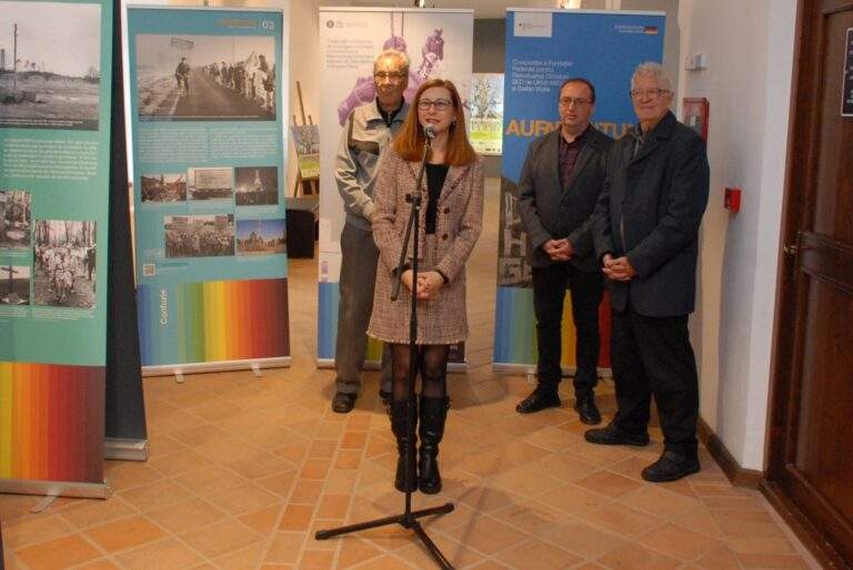 Expoziție de fotografie despre istoria comunismului, inaugurată la Muzeul Orașului Oradea