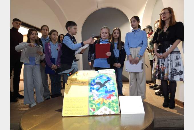 Elevii Colegiului Național „Onisifor Ghibu” au câștigat Concursul „Oradea mea – Obiecte de artă din materiale reciclate”