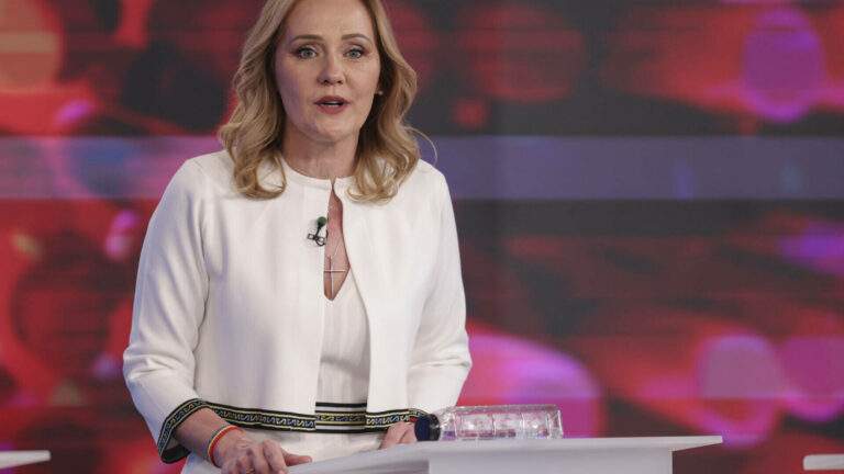 Elena Lasconi: „Ne-am trezit într-o confruntare istorică între trecut și viitor, între păstrarea democrației tinere a României și putinism”