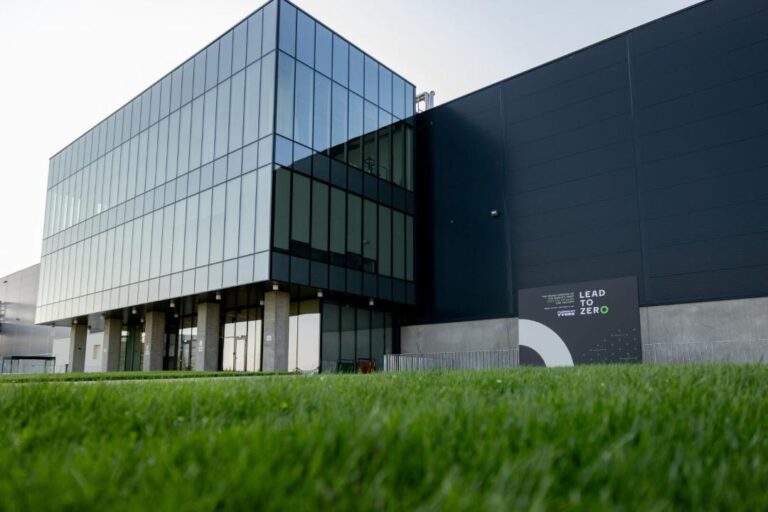 Prima fabrică de anvelope din lume care funcționează complet fără combustibili fosili