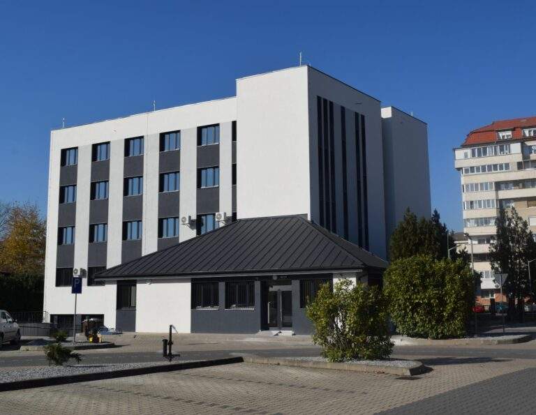 Poliţia Municipiului Oradea are un sediu renovat complet, printr-un proiect cu fonduri europene