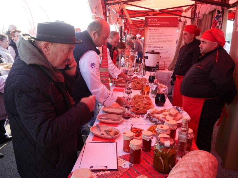 Comuna Biharia, câștigătoarea ediției a XI-a a Festivalului concurs „D’ale porcului”